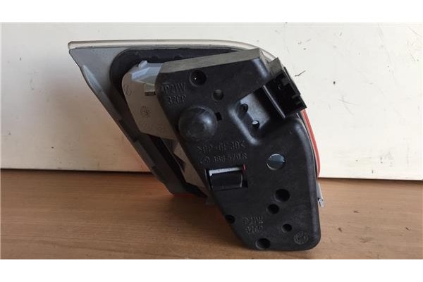 Recambio de piloto interior derecho para bmw serie 3 coupe (e46) 1.9 318 ci referencia OEM IAM 4441907R  