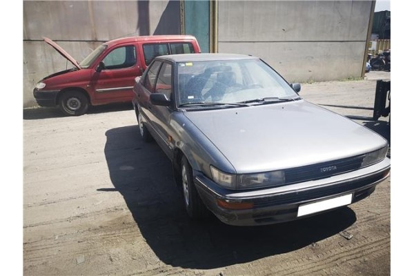 toyota corolla (_e9_) del año 1990