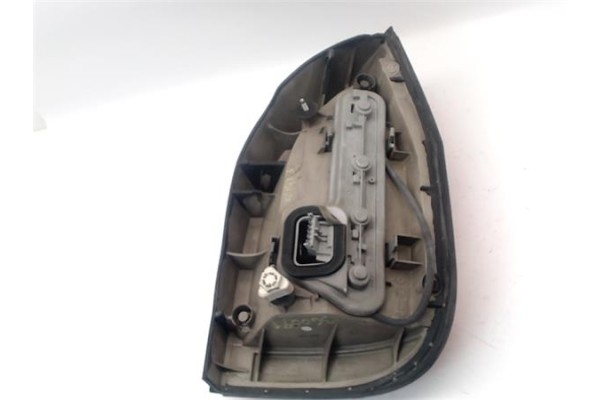 Recambio de piloto trasero izquierdo para opel zafira a 2.2 dti 16v referencia OEM IAM 1222075 62280 