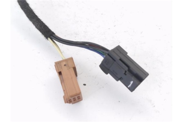 Recambio de retrovisor electrico izquierdo para peugeot 207 1.6 hdi referencia OEM IAM 8149ZG  