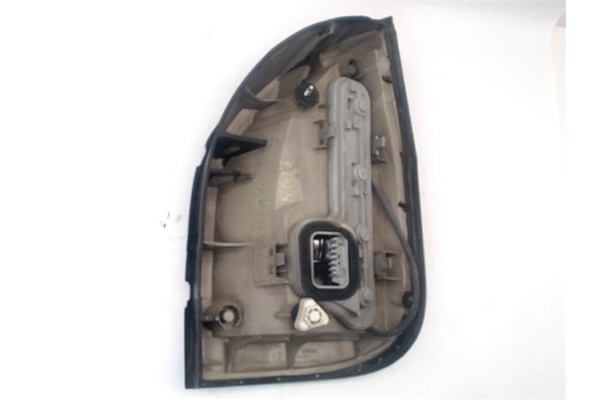 Recambio de piloto trasero izquierdo para opel zafira a 2.2 dti 16v referencia OEM IAM 1222075 62280 