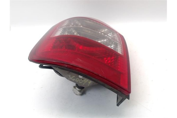Recambio de piloto trasero izquierdo para opel zafira a 2.2 dti 16v referencia OEM IAM 1222075 62280 