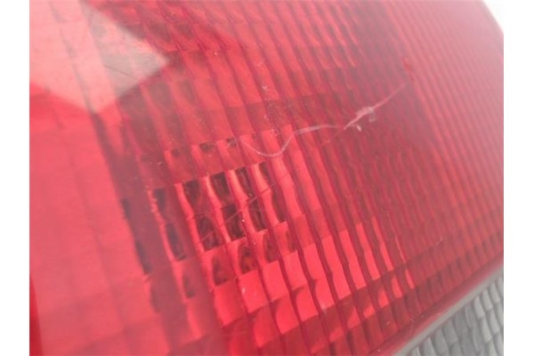Recambio de piloto porton trasero derecho para saab 900 berlina referencia OEM IAM 4831178 4521522 