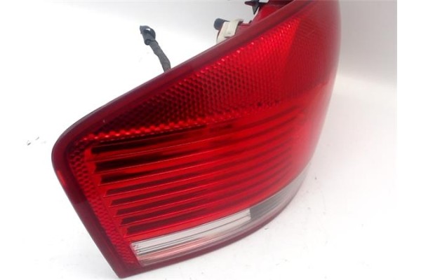 Recambio de piloto trasero izquierdo para audi a3 (8p1) 1.6 ambiente referencia OEM IAM 8P0945095  