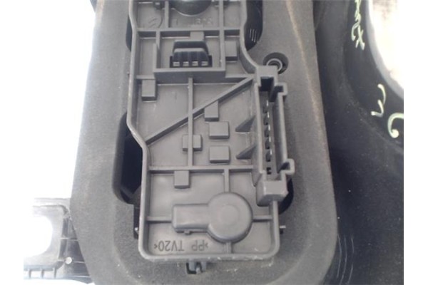 Recambio de piloto trasero izquierdo para smart fortwo coupe 0.8 fortwo coupe cdi (33kw) (451.300) referencia OEM IAM A451820016