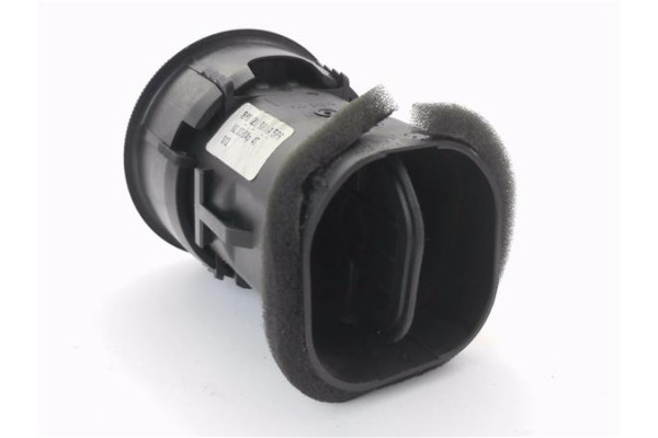 Recambio de rejilla entrada de aire para audi a3 (8p1) 2.0 tdi 16v referencia OEM IAM 8P3807647  