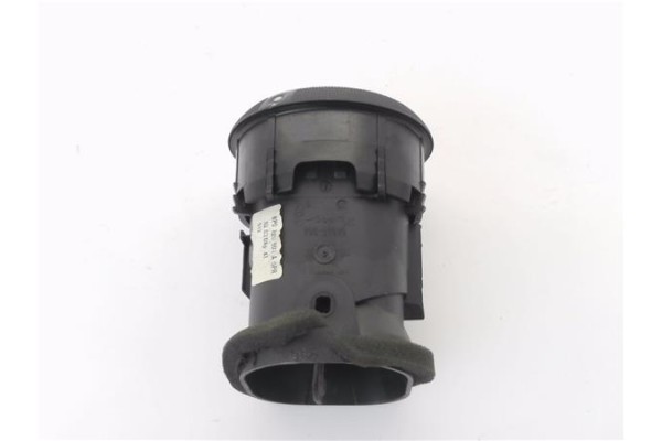 Recambio de rejilla entrada de aire para audi a3 (8p1) 2.0 tdi 16v referencia OEM IAM 8P3807647  