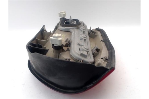 Recambio de piloto trasero derecho para opel zafira a 2.2 dti 16v referencia OEM IAM 1222084 275408 