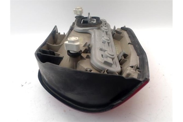Recambio de piloto trasero derecho para opel zafira a 2.2 dti 16v referencia OEM IAM 1222084 275408 