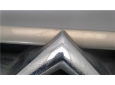 Recambio de rejilla capo para citroen xsara picasso referencia OEM IAM 9631507477  