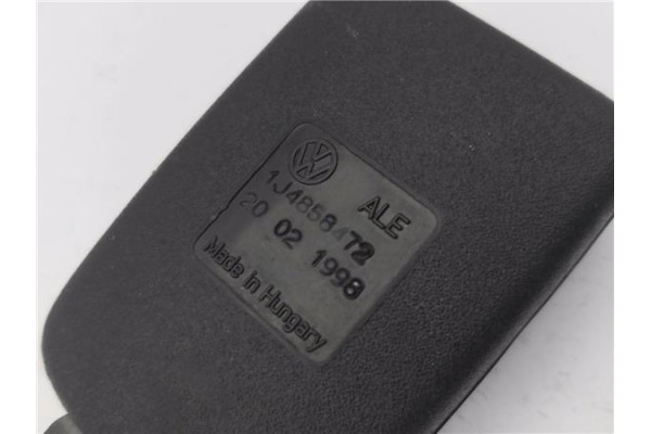 Recambio de anclaje cinturon delantero derecho para volkswagen golf iv berlina (1j1) 1.8 referencia OEM IAM 1J3858472  