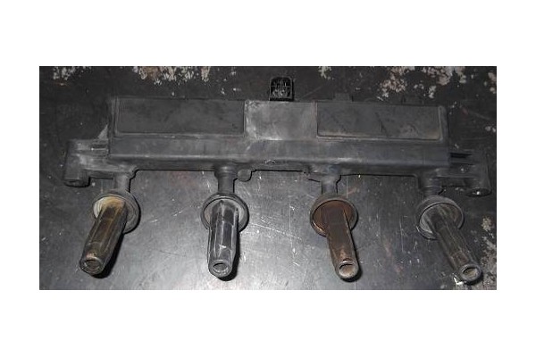 Recambio de bobina encendido para peugeot 206 berlina (1998) 1.4 i referencia OEM IAM  252617A 