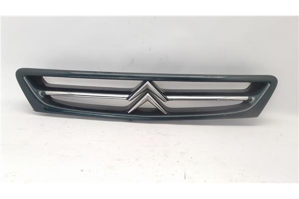 Recambio de rejilla capo para citroen xsara berlina referencia OEM IAM 9622040977  