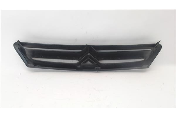 Recambio de rejilla capo para citroen xsara berlina referencia OEM IAM 9622040977  