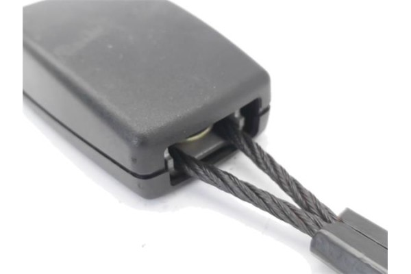 Recambio de anclaje cinturon delantero derecho para mercedes-benz clase a (bm 168) 1.9 190 (168.032) referencia OEM IAM 16886026