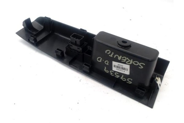 Recambio de botonera puerta delantero derecha para kia sorento (bl) 2.5 crdi referencia OEM IAM 935753E0108Y  