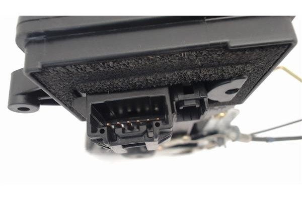 Recambio de cierre electromagnetico delantero derecho para mazda 2 (b2w) 1.6 referencia OEM IAM DD1058310F  