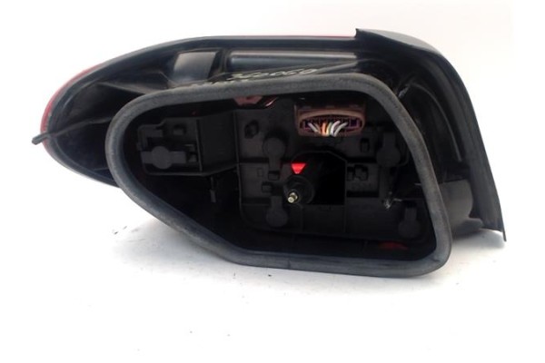 Recambio de piloto trasero derecho para citroen xsara berlina 2.0 hdi 90 referencia OEM IAM 6351P0  