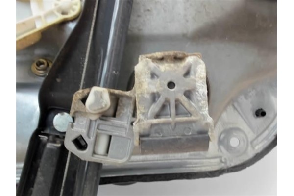 Recambio de elevalunas electrico delantero izquierdo para volkswagen golf iv berlina (1j1) referencia OEM IAM 1J3837461D LTVK702