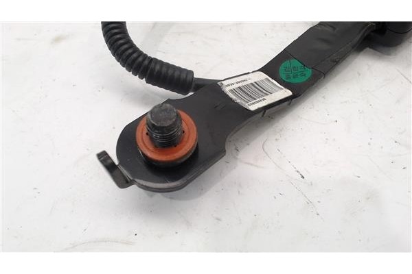 Recambio de anclaje cinturon delantero izquierdo para kia rio (ub) 1.2 basic referencia OEM IAM 888301W000HU  