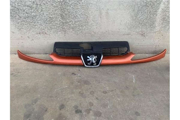 Recambio de rejilla capo para peugeot 206 referencia OEM IAM 7804H4  7804H5 , PEUGEOT