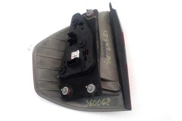 Recambio de piloto trasero derecho para bmw serie x3 (e83) 3.0d referencia OEM IAM 63213404104  