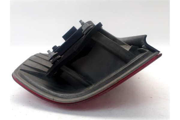 Recambio de piloto trasero derecho para bmw serie x3 (e83) 3.0d referencia OEM IAM 63213404104  