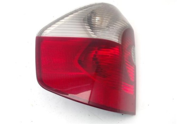 Recambio de piloto trasero izquierdo para bmw serie x3 (e83) 3.0d referencia OEM IAM 63210395810  