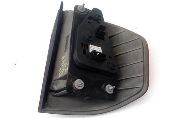 Recambio de piloto trasero izquierdo para bmw serie x3 (e83) 3.0d referencia OEM IAM 63210395810  