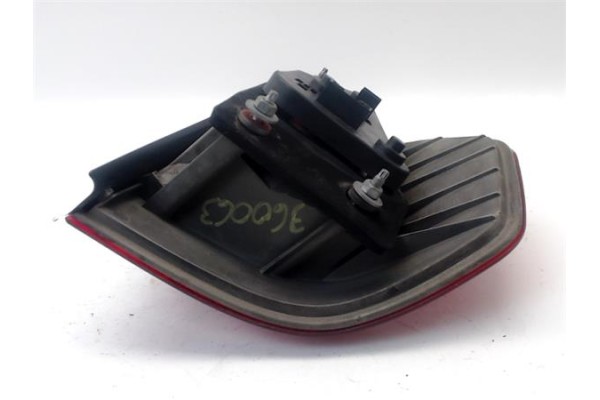 Recambio de piloto trasero izquierdo para bmw serie x3 (e83) 3.0d referencia OEM IAM 63210395810  