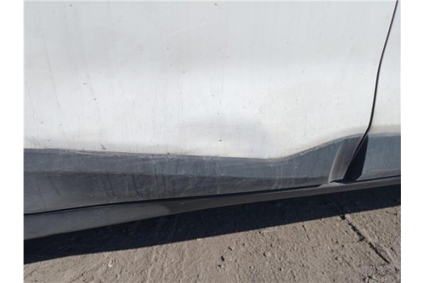 Recambio de puerta trasero derecha para kia stonic (ybcuv) 1.0 edition 7 referencia OEM IAM 77004H8400  