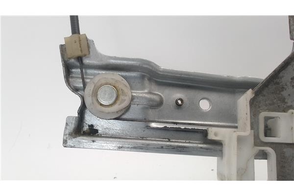 Recambio de mecanismo elevalunas delantero izquierdo para citroen c4 coupe referencia OEM IAM 997018102 996385101 