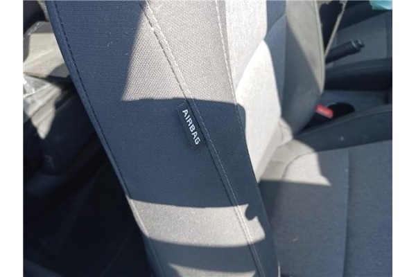 Recambio de asiento delantero derecho para kia stonic (ybcuv) 1.0 edition 7 referencia OEM IAM 88400H8080CUA  
