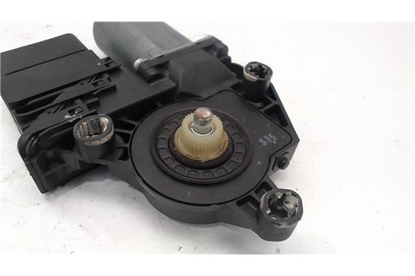 Recambio de motor elevalunas trasero derecho para volkswagen golf v plus (5m1) 2.0 tdi 16v referencia OEM IAM 5m0839402b  