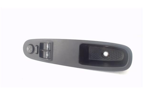 Recambio de mando elevalunas delantero izquierdo para fiat punto / grande punto (199) 1.4 referencia OEM IAM 735500050  