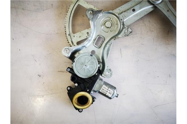 Recambio de mecanismo elevalunas delantero izquierdo para toyota corolla verso (e12) 2.0 d4d referencia OEM IAM 698200F010  