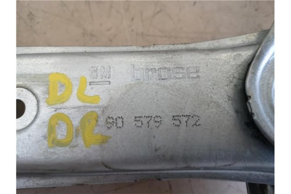Recambio de mecanismo elevalunas delantero derecho para opel zafira a 2.0 dti 16v referencia OEM IAM 90579572  