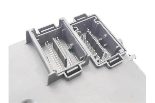 Recambio de caja fusibles/rele para opel corsa d 1.2 referencia OEM IAM 93189211  