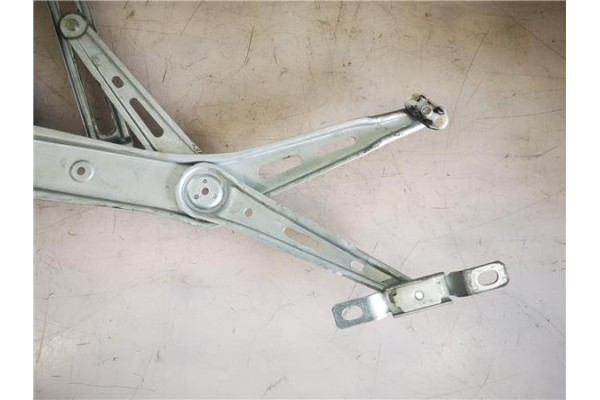 Recambio de mecanismo elevalunas delantero izquierdo para opel zafira a 2.0 dti 16v referencia OEM IAM 90579571  