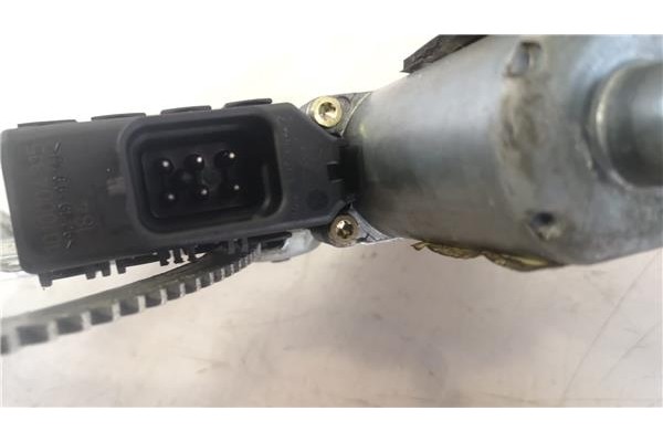 Recambio de mecanismo elevalunas delantero izquierdo para opel zafira a 2.0 dti 16v referencia OEM IAM 90579571  