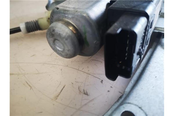 Recambio de mecanismo elevalunas delantero izquierdo para renault clio iii 1.5 dci (br17, cr17) referencia OEM IAM 8200843590  