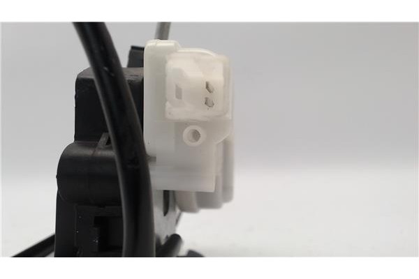 Recambio de cierre electromagnetico porton para mazda 2 (b2w) 1.6 referencia OEM IAM DD1062310A  