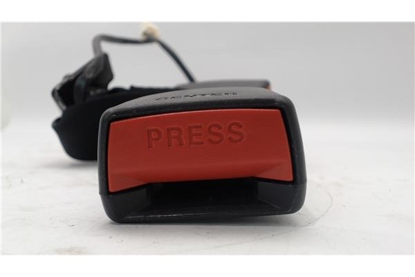 Recambio de anclaje cinturon trasero derecho para kia rio (ub) 1.2 basic referencia OEM IAM 898401W200HU  