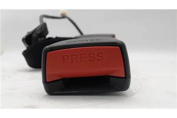 Recambio de anclaje cinturon trasero derecho para kia rio (ub) 1.2 basic referencia OEM IAM 898401W200HU  