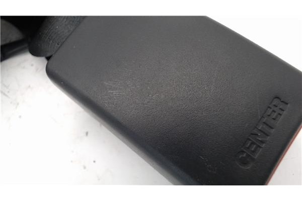 Recambio de anclaje cinturon trasero derecho para kia rio (ub) 1.2 basic referencia OEM IAM 898401W200HU  