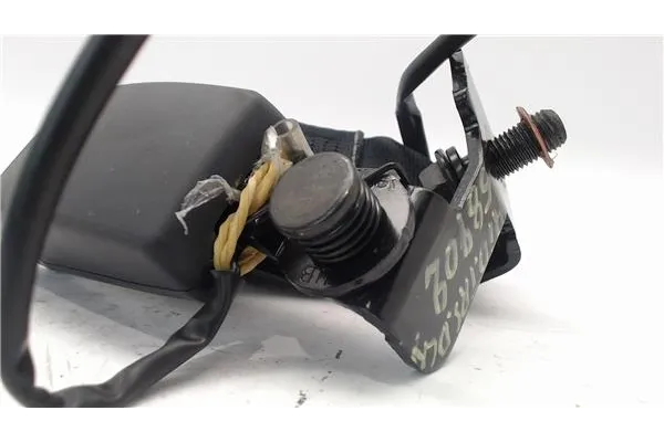 Recambio de anclaje cinturon trasero derecho para kia rio (ub) 1.2 basic referencia OEM IAM 898401W200HU  