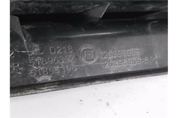 Recambio de piloto trasero derecho para fiat punto / grande punto (199) 1.4 referencia OEM IAM 51895397 20391999 