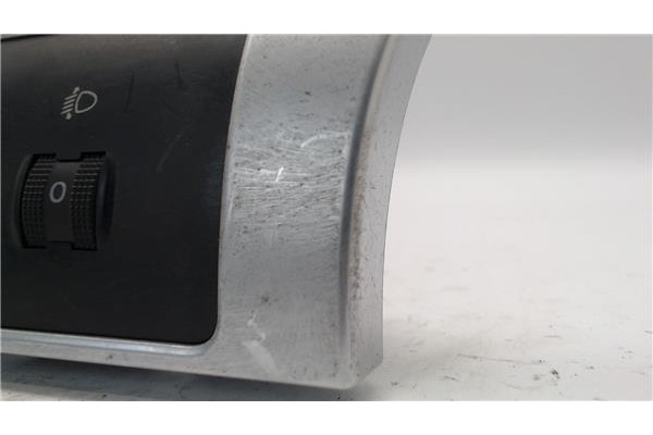 Recambio de rejilla entrada de aire para audi a6 avant (4f5) 2.8 fsi referencia OEM IAM 4f1820901d  