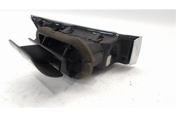 Recambio de rejilla entrada de aire para audi a6 avant (4f5) 2.8 fsi referencia OEM IAM 4f1820901d  