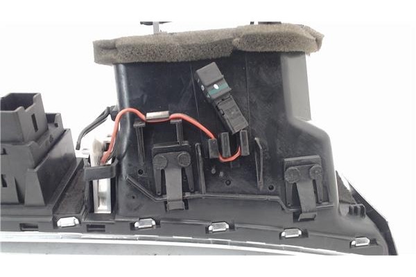 Recambio de rejilla entrada de aire para audi a6 avant (4f5) 2.8 fsi referencia OEM IAM 4f1820901d  